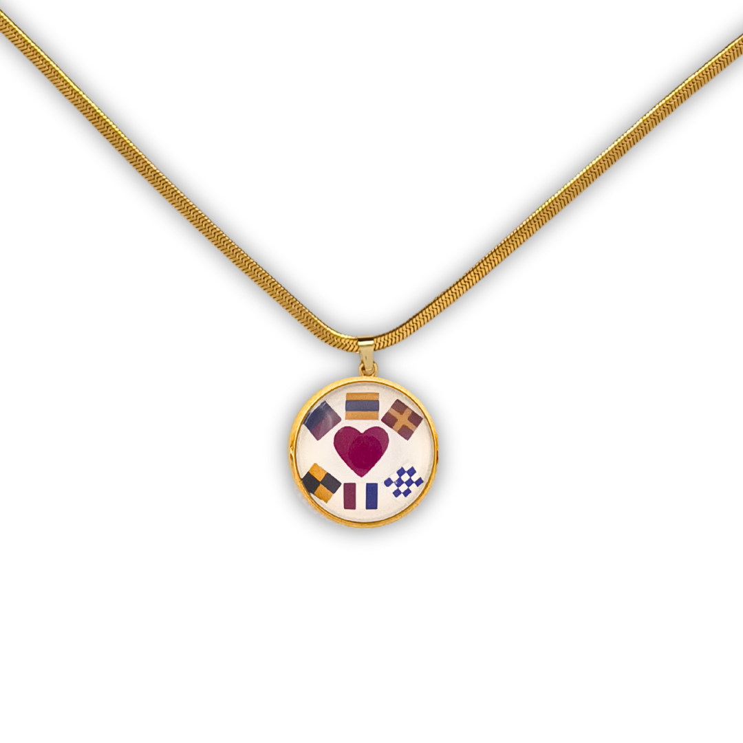 Collar con dije personalizado de nombre en banderas náuticas