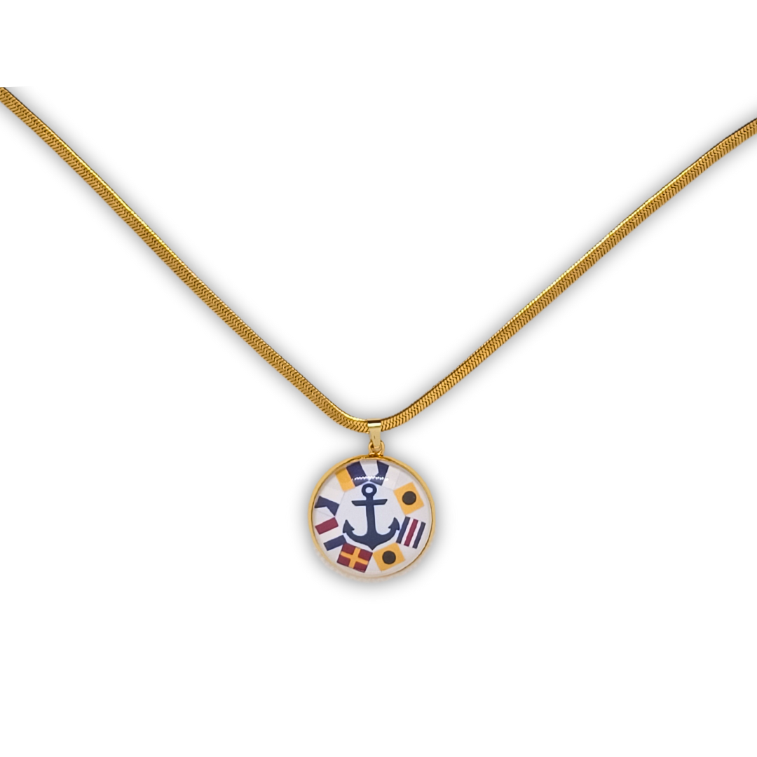 Collar con dije personalizado de nombre en banderas náuticas