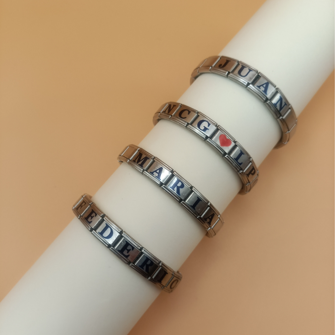 Pulsera Personalizada de nombres en Letras en eslabones de acero inoxidable