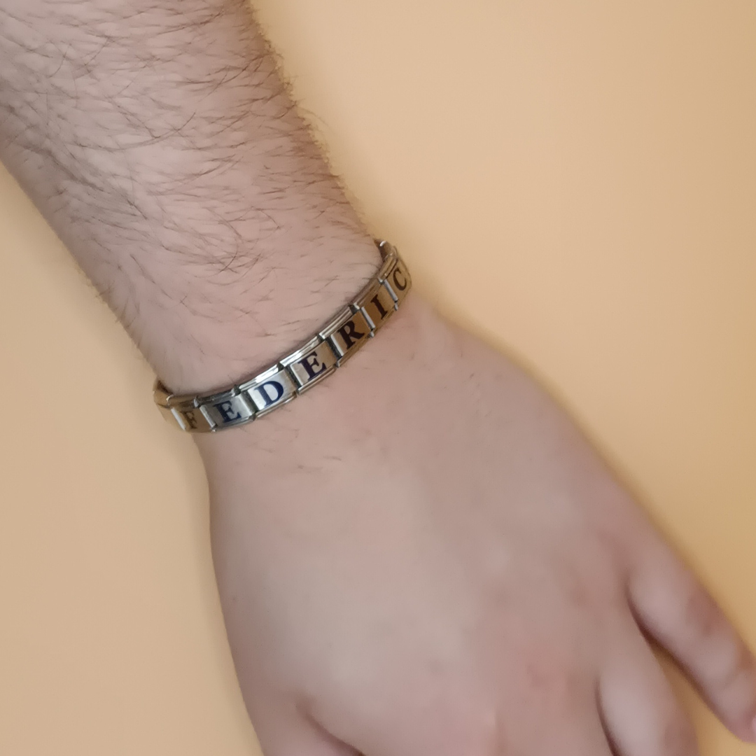 Pulsera Personalizada de nombres en Letras en eslabones de acero inoxidable