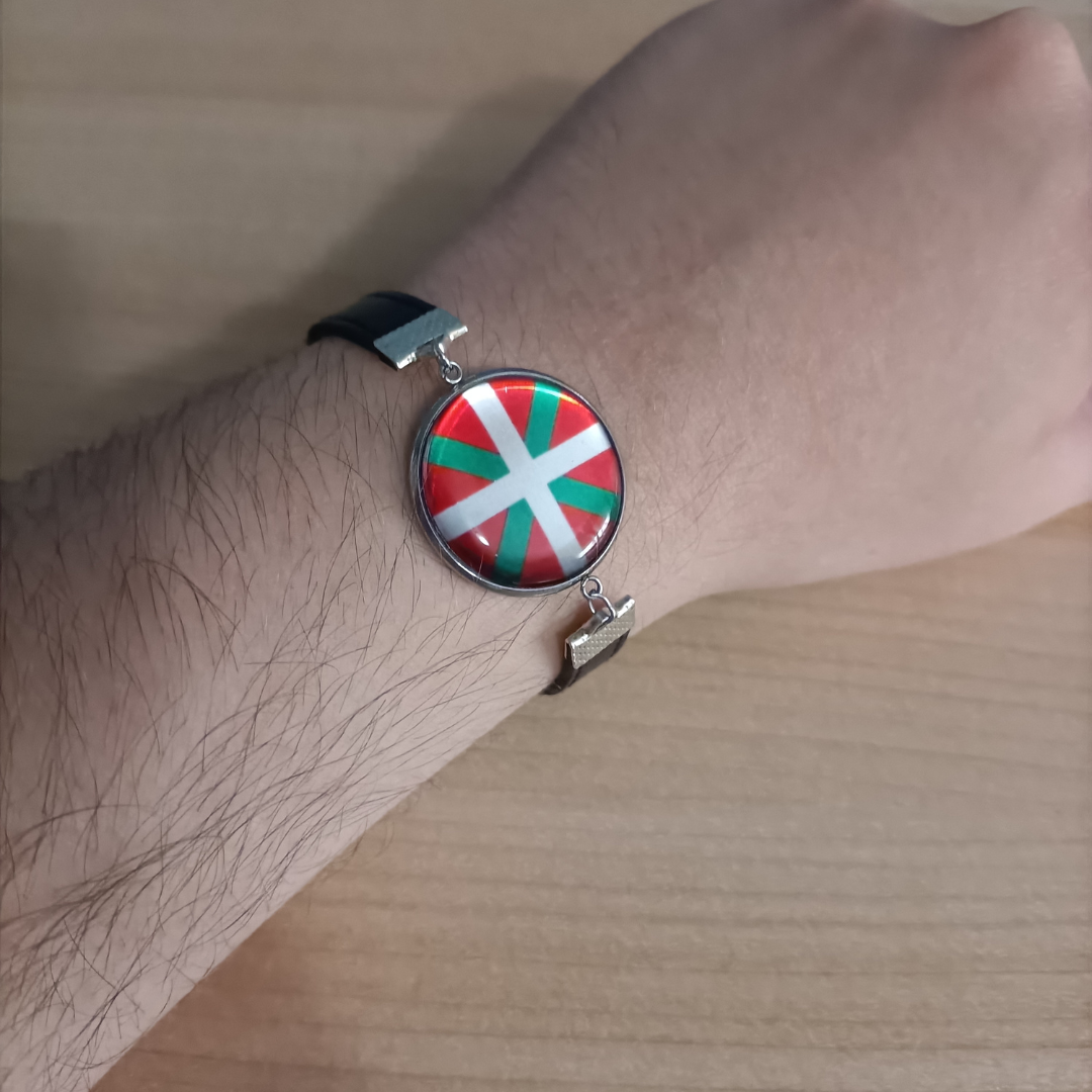 Pulsera con Bandera de País Vasco - Medallón en Correa Ajustable, Regalo Original con Orgullo de Comunidad Autónoma