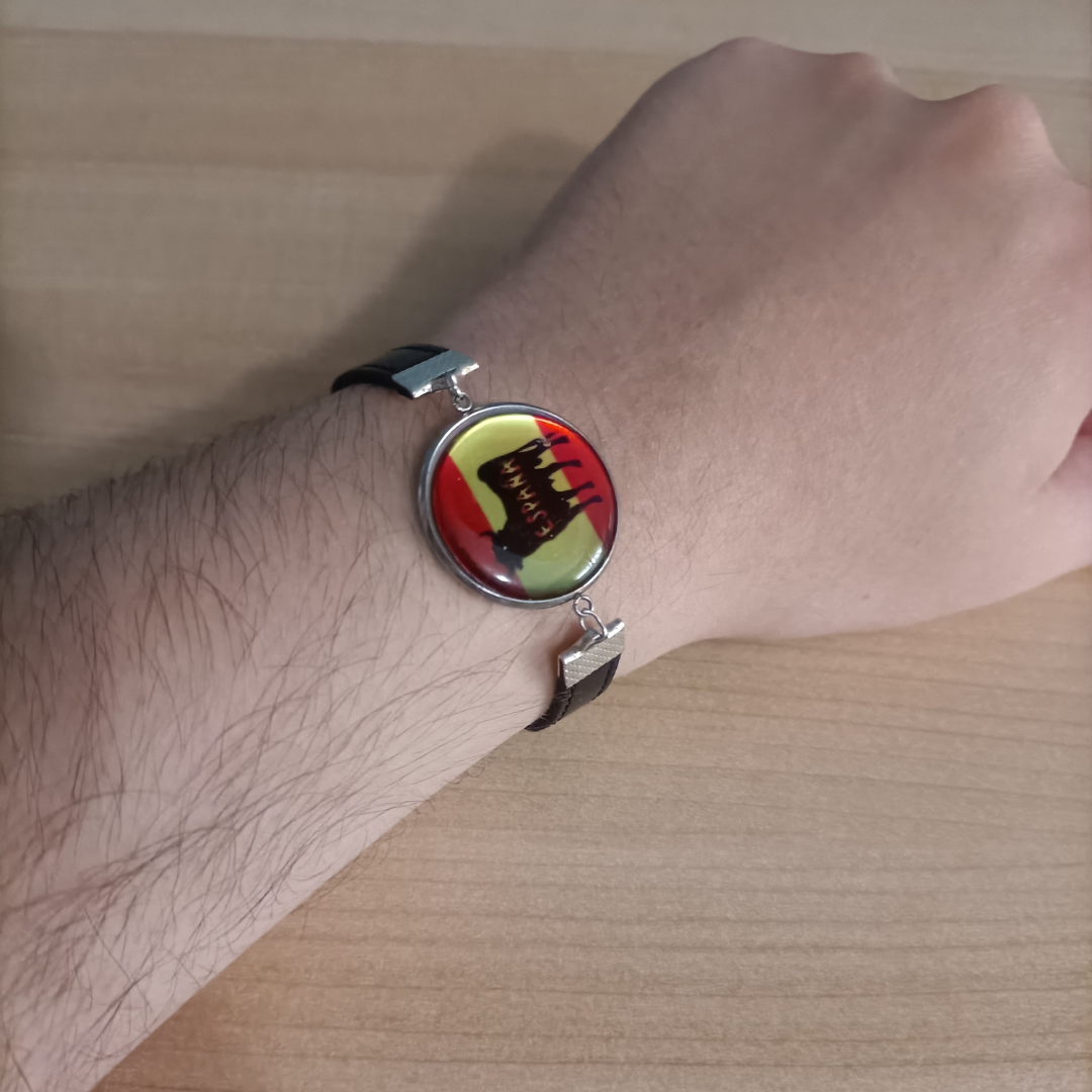 Pulsera con Bandera de España con Toro - Medallón en Correa Ajustable, Regalo Original con Orgullo Nacional
