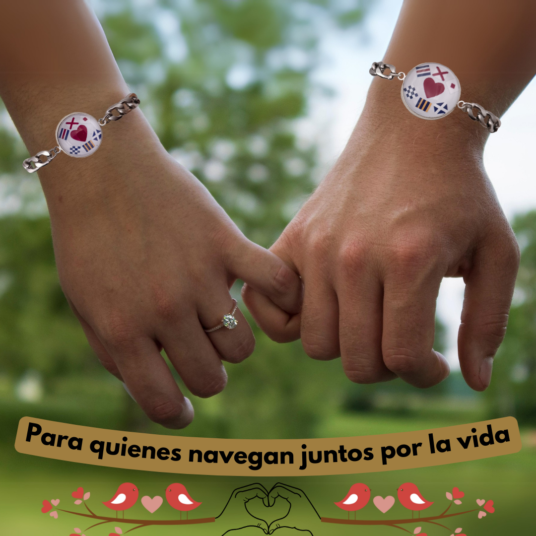 Set de Pulseras Dúo de Medallones Personalizados con Nombres en Banderas Náuticas - Grabado de Iniciales y Corazón