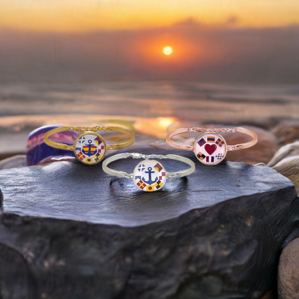 Pulsera Personalizada de Abrazadera con Dijes de Nombres en Banderas Náuticas de Acero Inoxidable