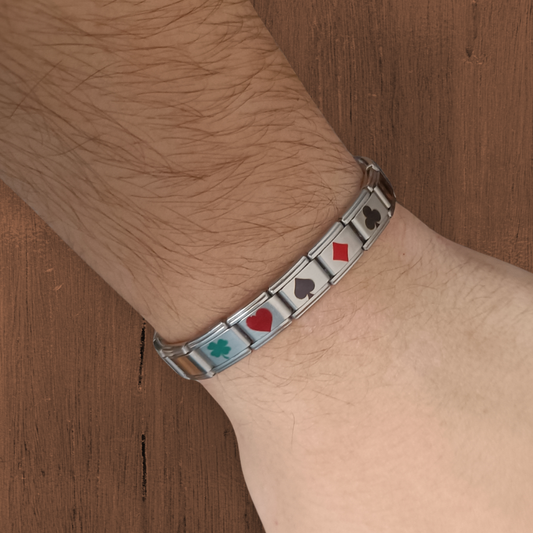 Pulsera de la Buena Suerte en Acero Inoxidable Plateada – Trébol, Corazón, Diamante y Pica