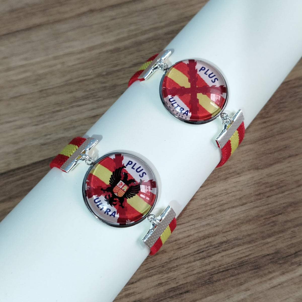 Pulsera Bandera de España Elástica con Medallón Histórico y Llavero